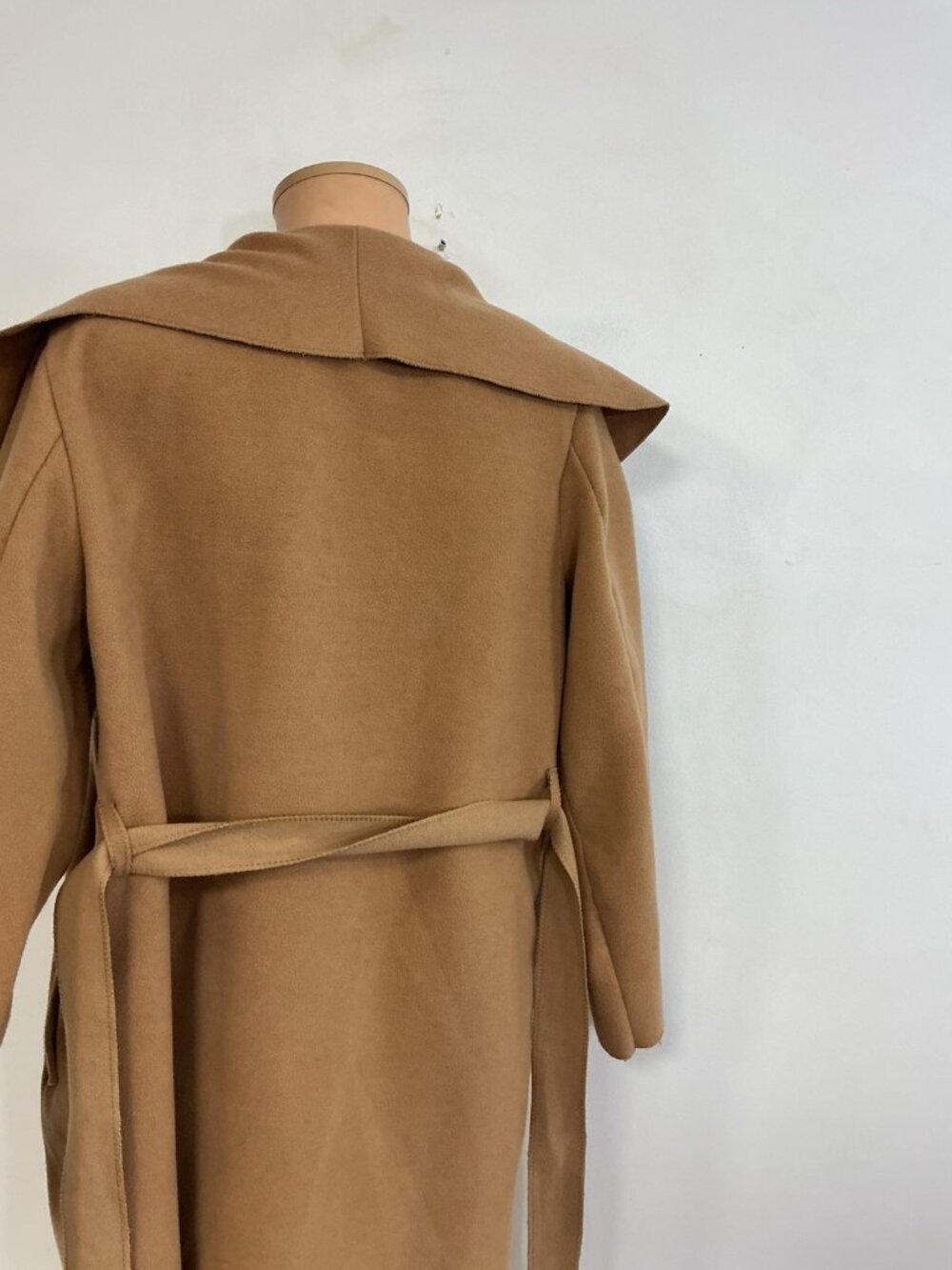 Long Wool Camel Coat Belted Made in Italy Womens Medium - Picture 8 of 8